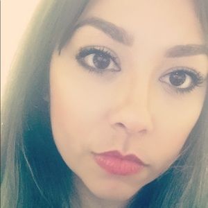 Meet your Posher, Adriana